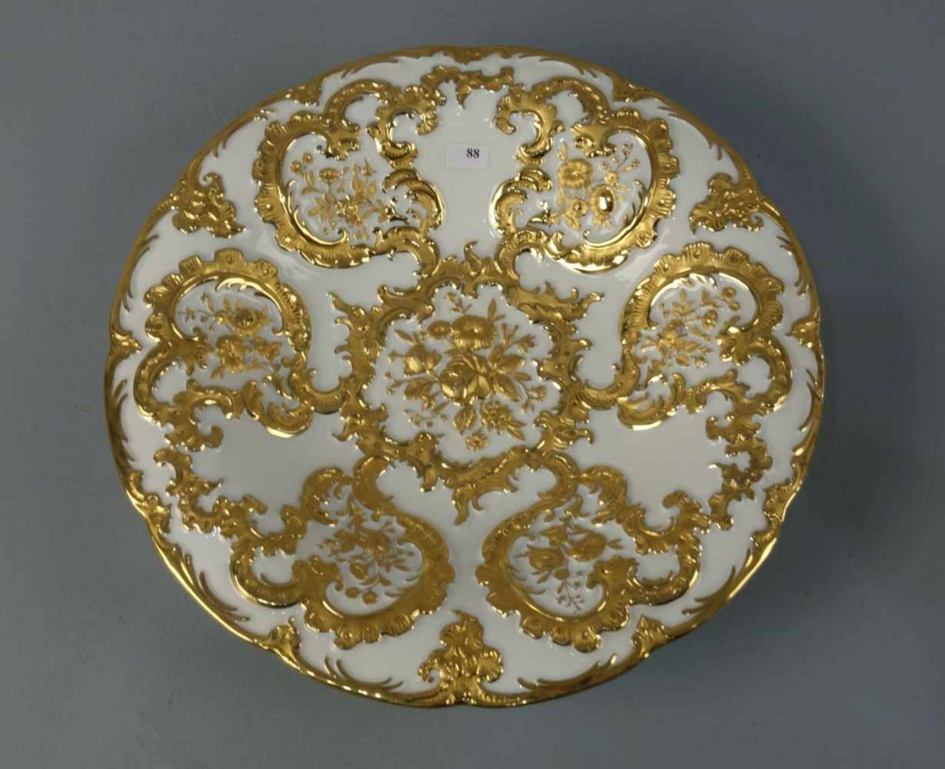 PRUNKSCHALE / bowl, Porzellan, Manufaktur Meissen, unterglasurblaue Schwertermarke mit oberem Punkt,