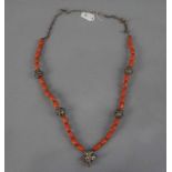 BERBER-SCHMUCK: KETTE / oriental jewellery, Marokko. Silber und Koralle (45,5 g). Rote Kette mit