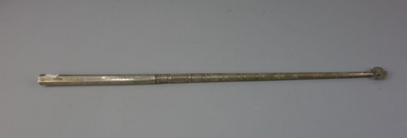 ZEIGESTAB / YAD in Art eines Torastabs, wohl Silber und versilbertes Metall, (168,5 g). Vermutlich - Image 2 of 2