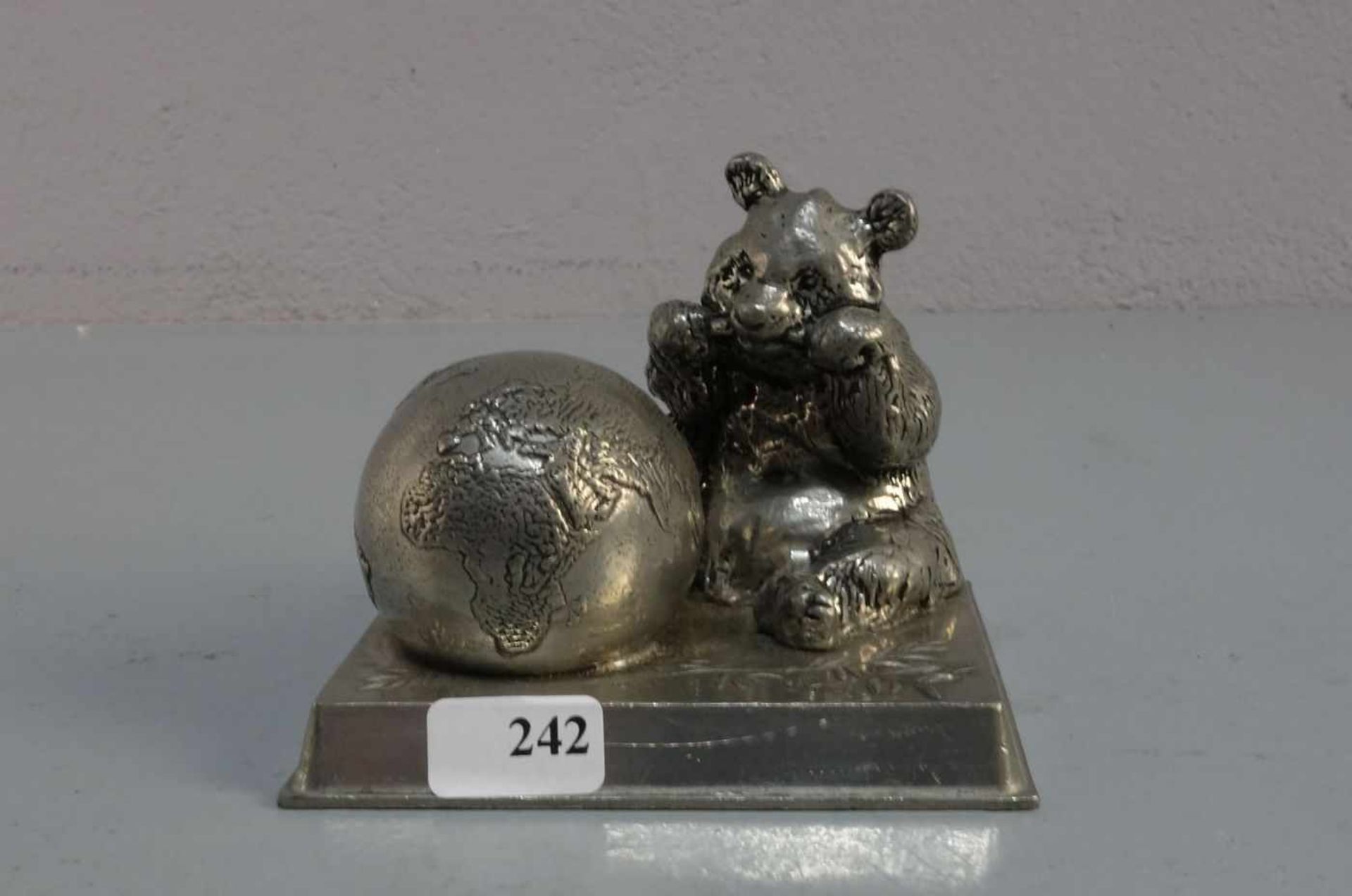 SKULPTUR / sculpture: "Panda - Bär und Weltkugel", aus der Serie der WWF - Figuren (Word Wildlife