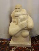 BILDHAUER DES 20. JH., Skulptur / sculpture: "Mutter und Kind", elfenbeinfarbener Marmor /