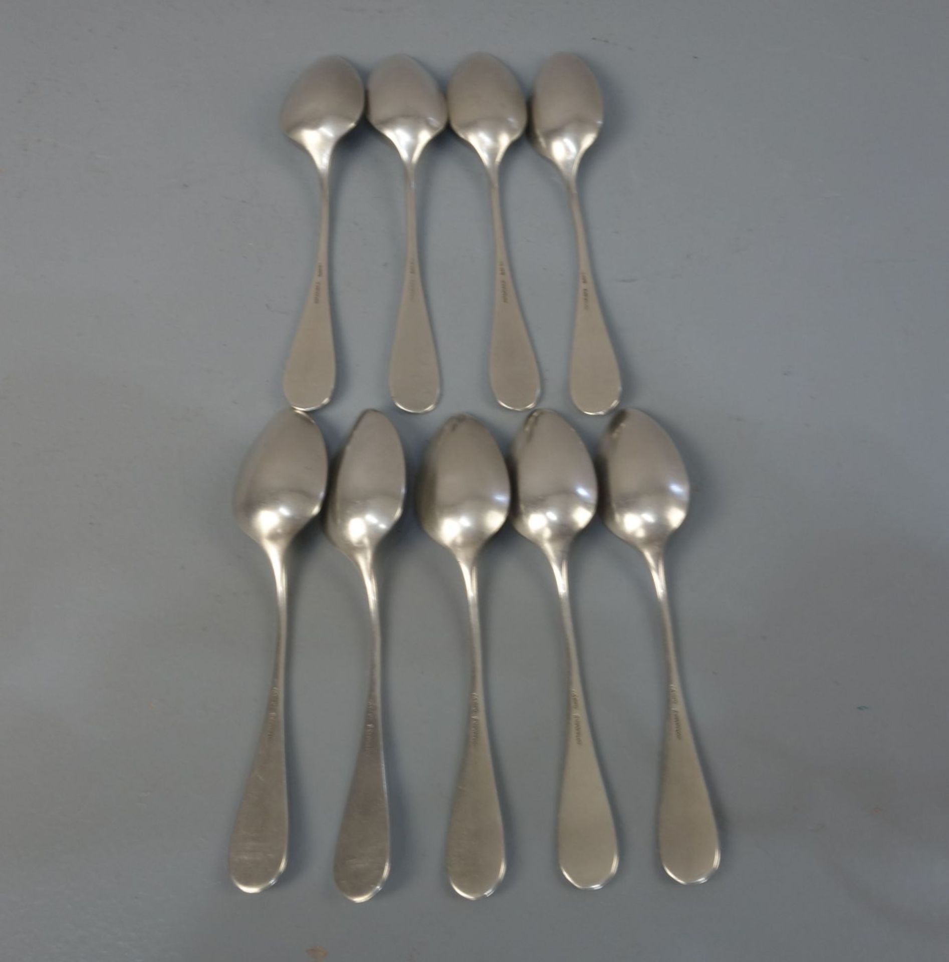 9 KAFFEE - ODER TEELÖFFEL / 9 silver spoons, 800er Silber (insgesamt 186,5 g), gepunzt mit Halbmond, - Bild 2 aus 3