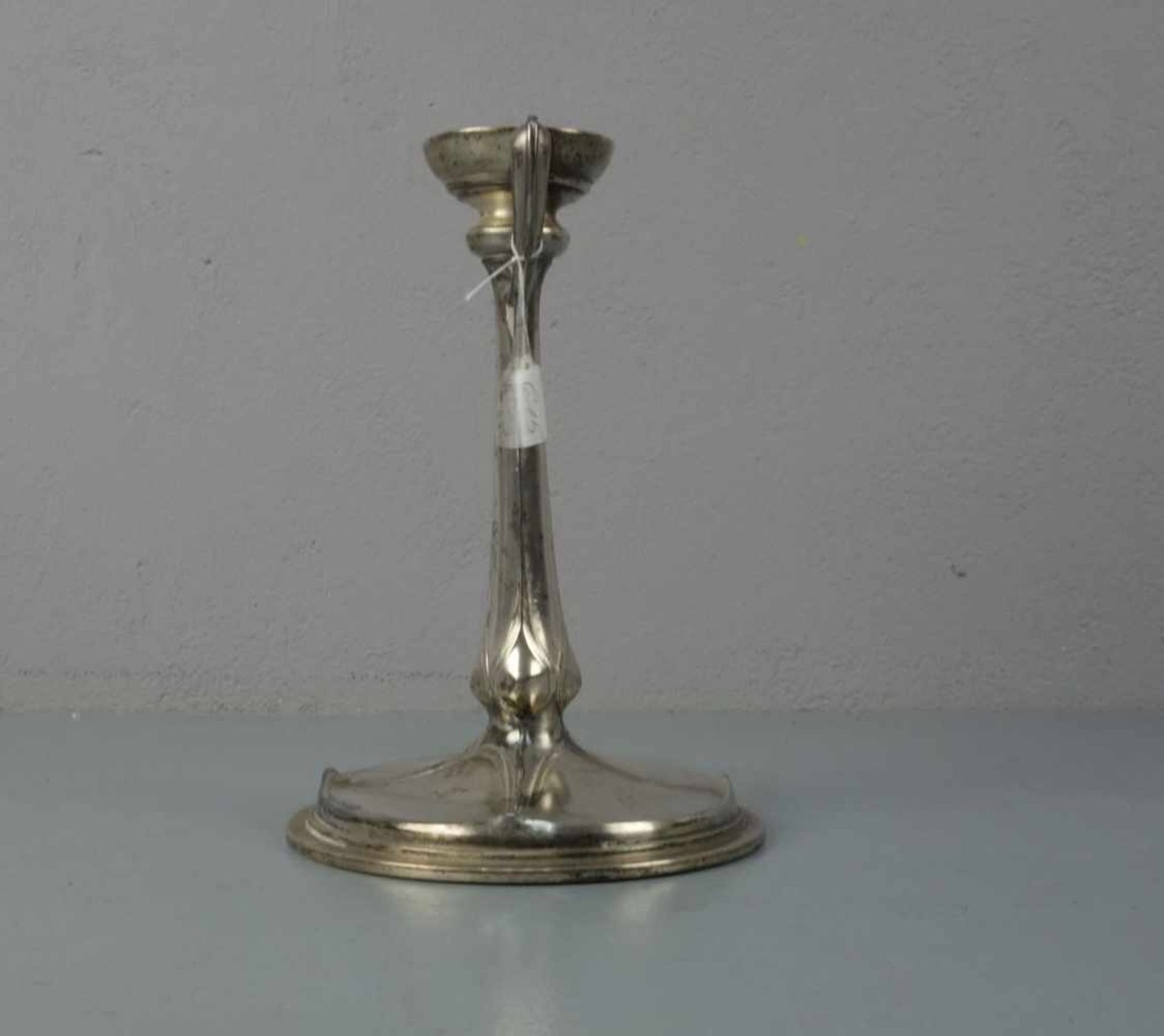 JUGENDSTIL - LEUCHTER / TISCHLEUCHTER / art nouveau candle stand, versilbertes Metall, um 1900. - Bild 2 aus 2