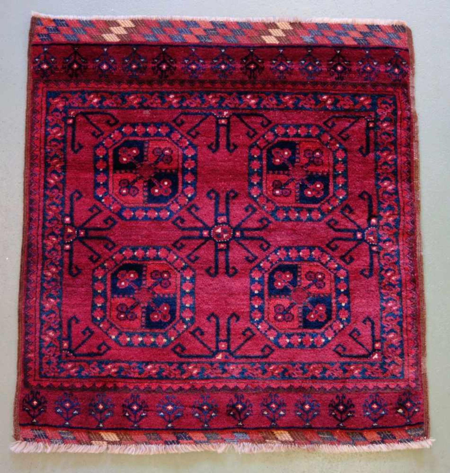 KLEINER TEPPICH / ERSARI / carpet, wohl Turkmenien / Turkestan, wohl Ende 19. Jh. / Anfang 20.
