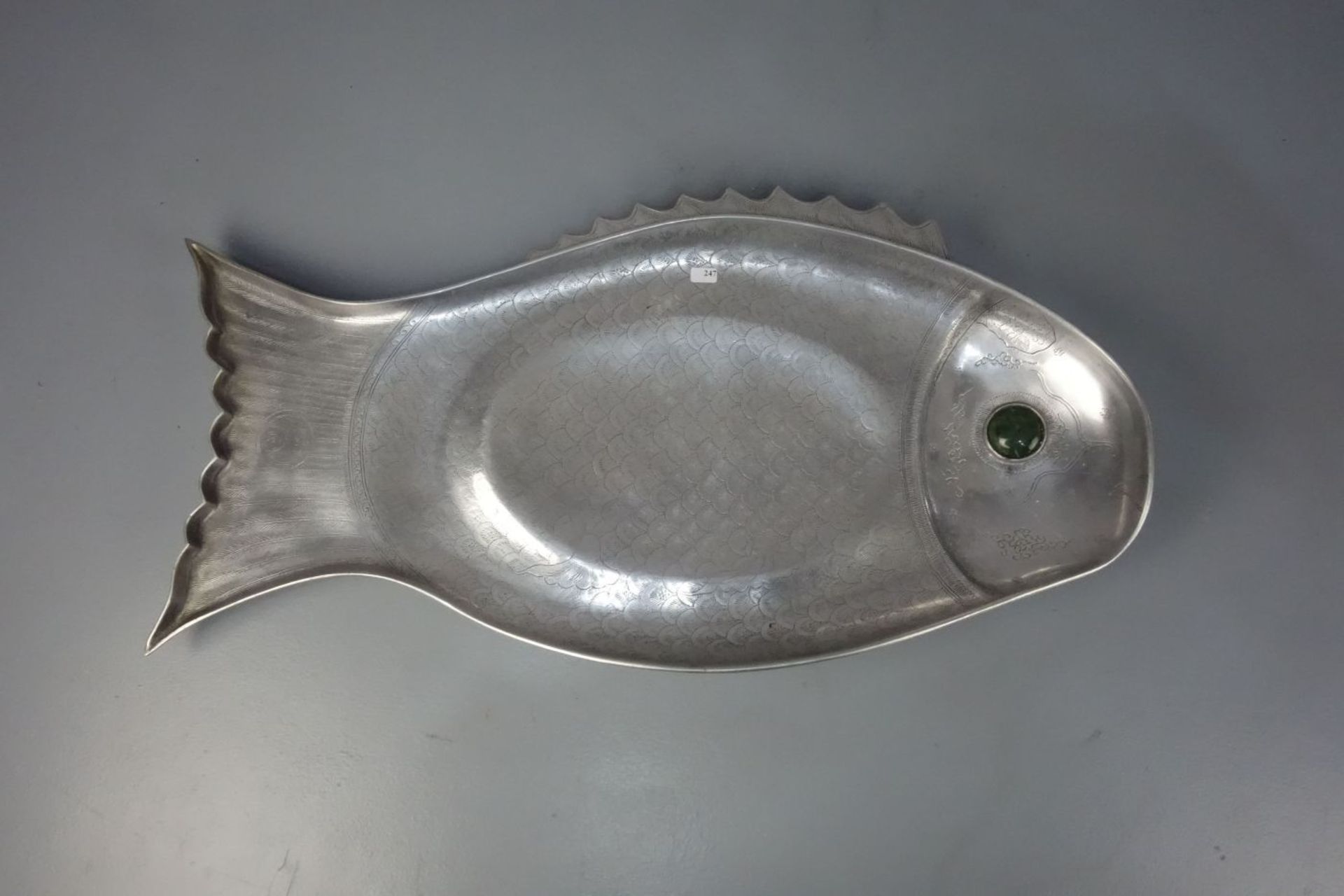 FIGÜRLICHE SCHALE / PLATTE "Fisch" / bowl, Aluminiumguss, unter dem Stand gemarkt "Arthur Court