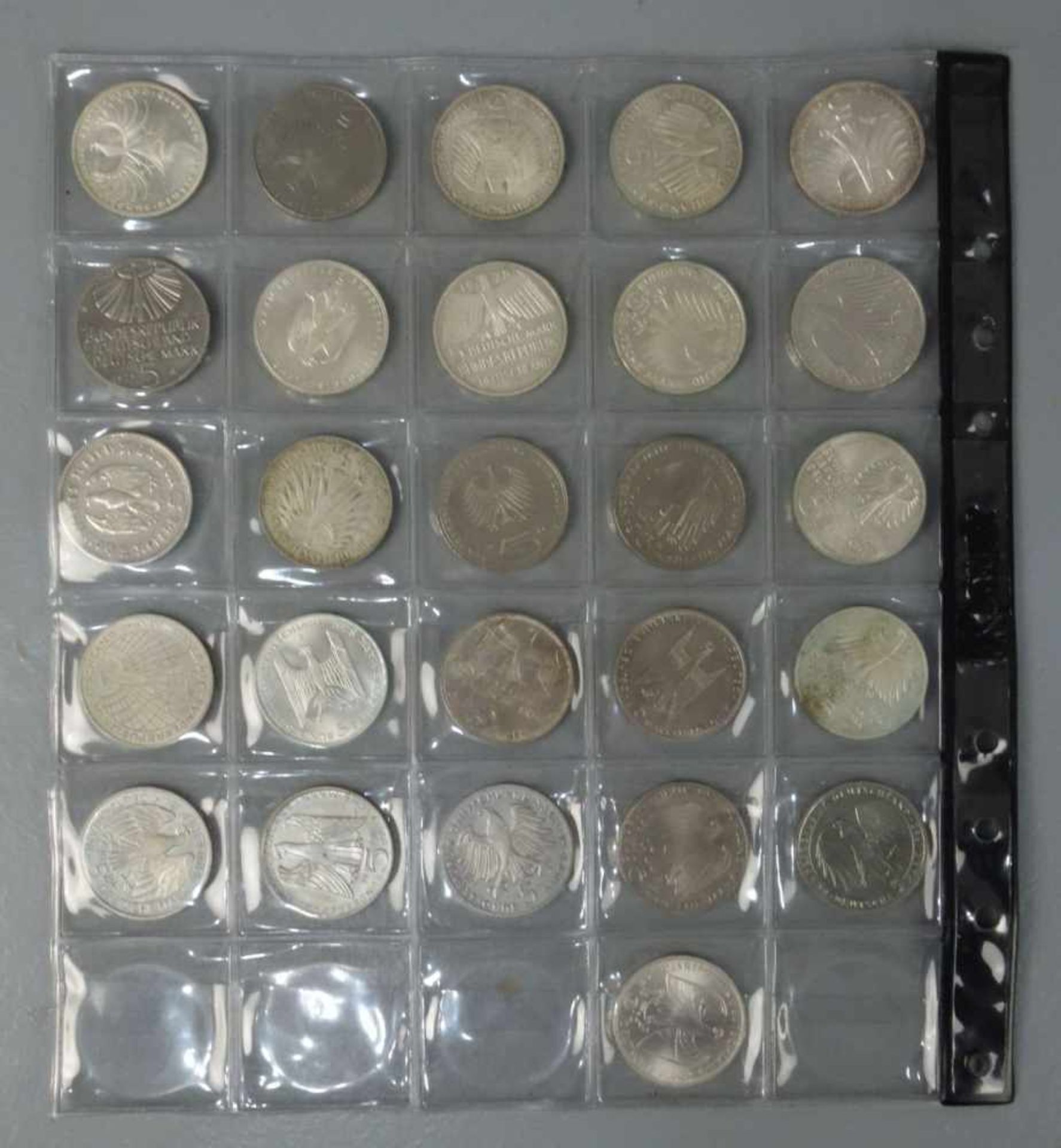KONVOLUT MÜNZEN: 26 x 5 DM "PERSÖNLICHKEITEN UND DENKMÄLER DEUTSCHLANDS" / coins, z. T. Silber ( - Bild 2 aus 2