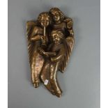 BRONZERELIEF: "MUSIZIERENDE ENGEL", Bronze, goldfarben patiniert; ungemarkt und unsigniert. Drei