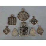 BERBER-SCHMUCK: KONVOLUT UMHANGSCHMUCK / oriental accessoires, Marokko, versilbertes Metall (111 g).