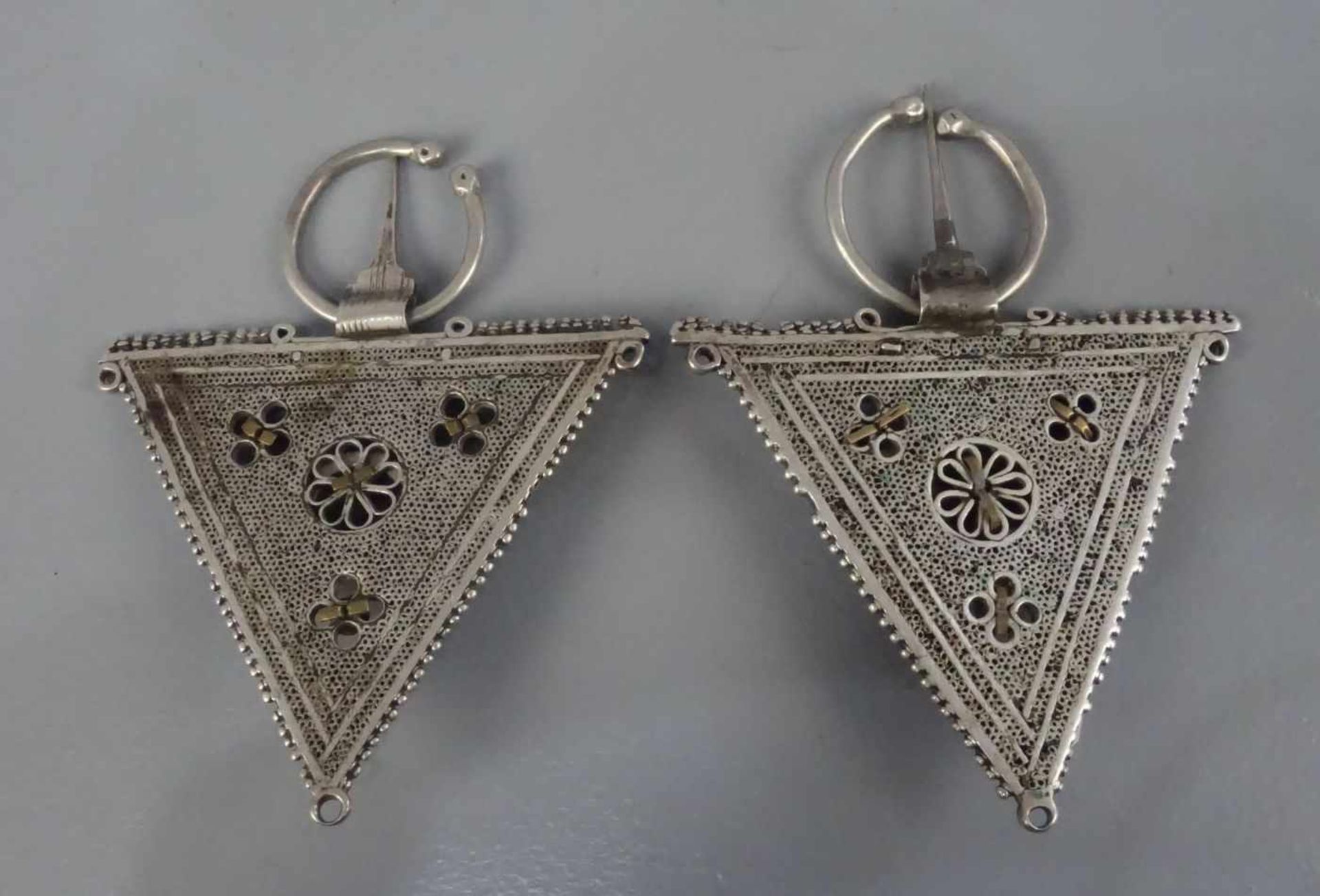 BERBER-SCHMUCK: FIBELPAAR / GEWANDFIBEL / oriental jewellery, Ida Ougnidif, Marokko. Silber (226 g). - Image 2 of 2