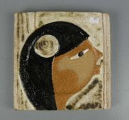 BACKHAUSEN, NOOMI (20. Jh.; dänische Designerin und Keramikerin), Relief, "Frauenkopf", Keramik,