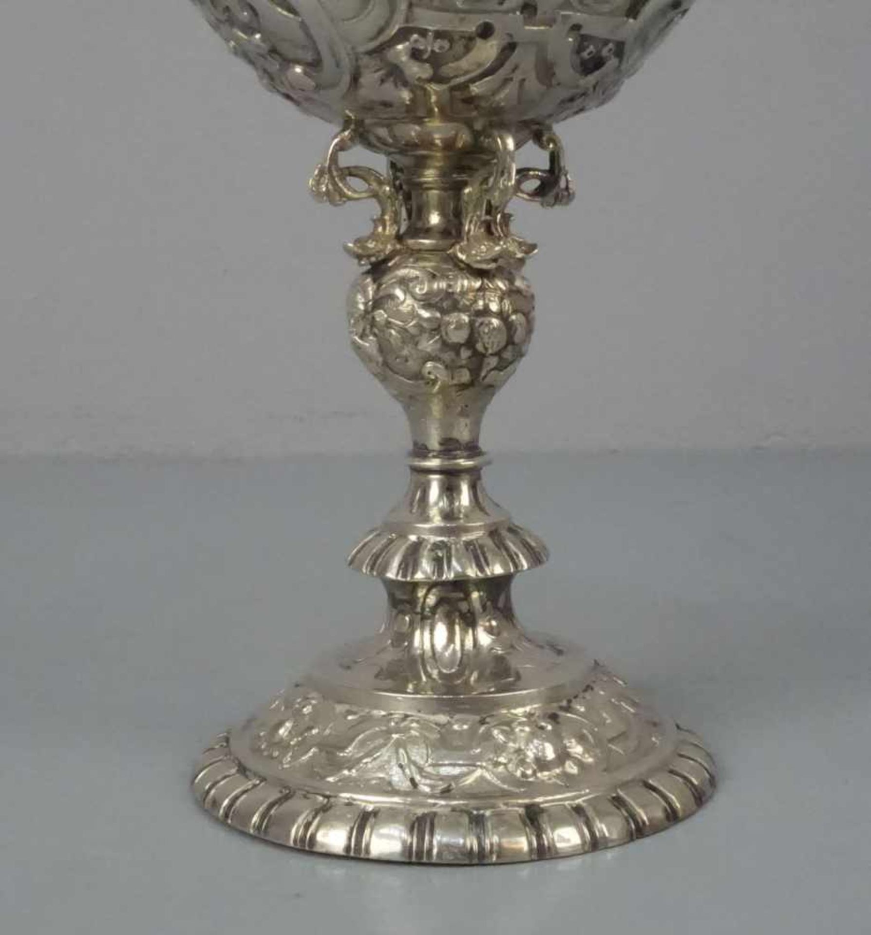 SILBERNER DOPPELPOKAL / DECKELPOKAL im Renaissance-Stil mit plastische Fischen / goblet, 800er - Image 4 of 7