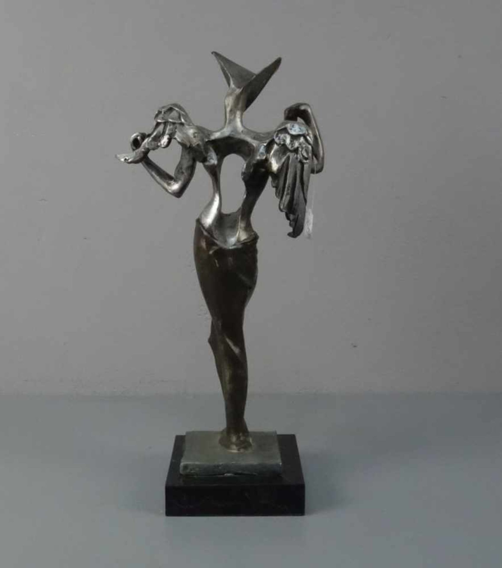 nach DALI, SALVADOR (1904-1889), Skulptur / sculpture "Surrealistischer Engel", Bronze, - Bild 3 aus 4