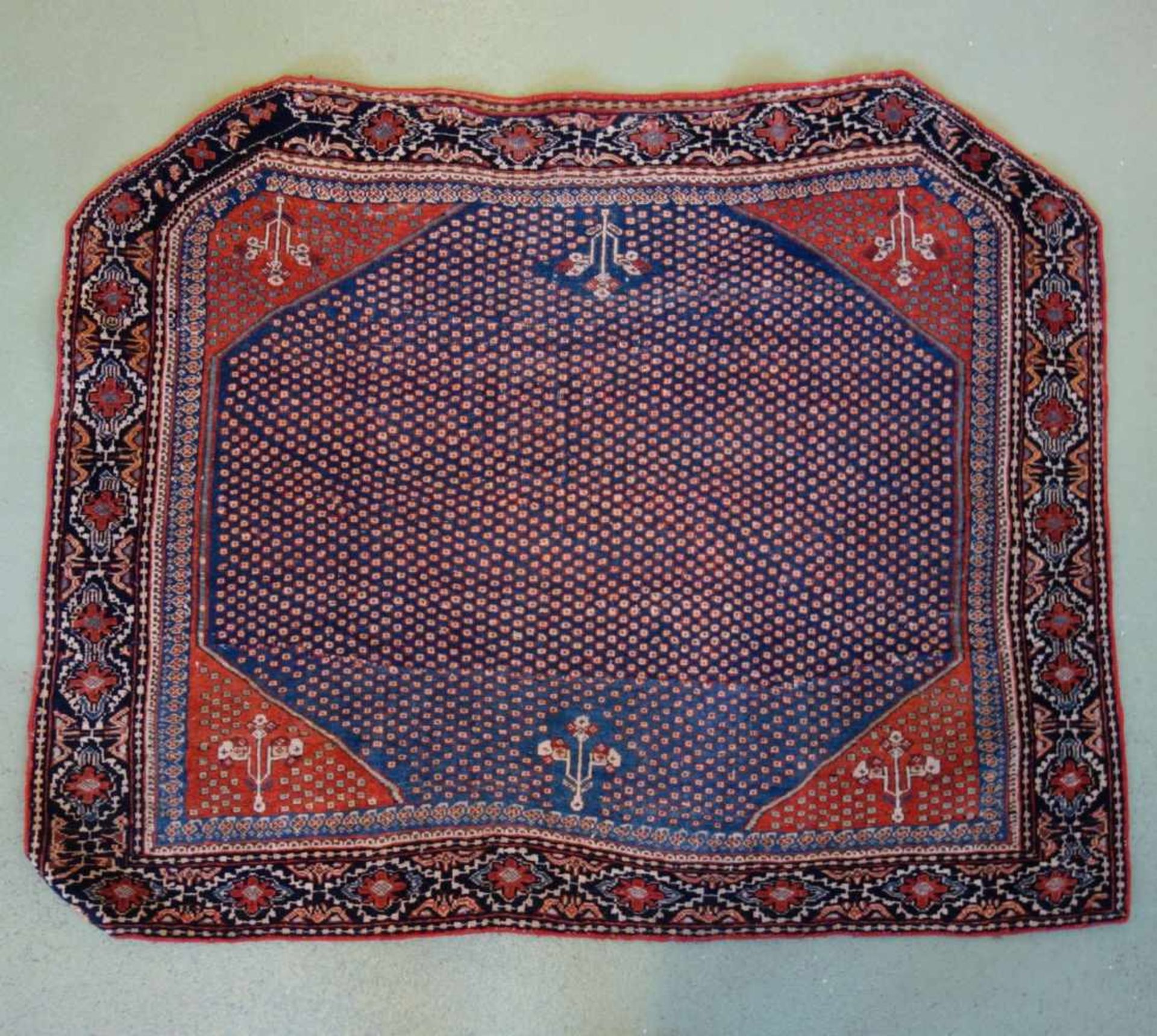 ERSARI BESCHIR SCHMUCKBEHANG / WANDBEHANG / NOMADEN-TEPPICH, Turkmenien, wohl 2. H. 19. Jh. / um