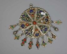BERBER-SCHMUCK: DEKOR-ELEMENT / ANHÄNGERSCHEIBE / oriental accessoires / pendant, 19. Jh.,