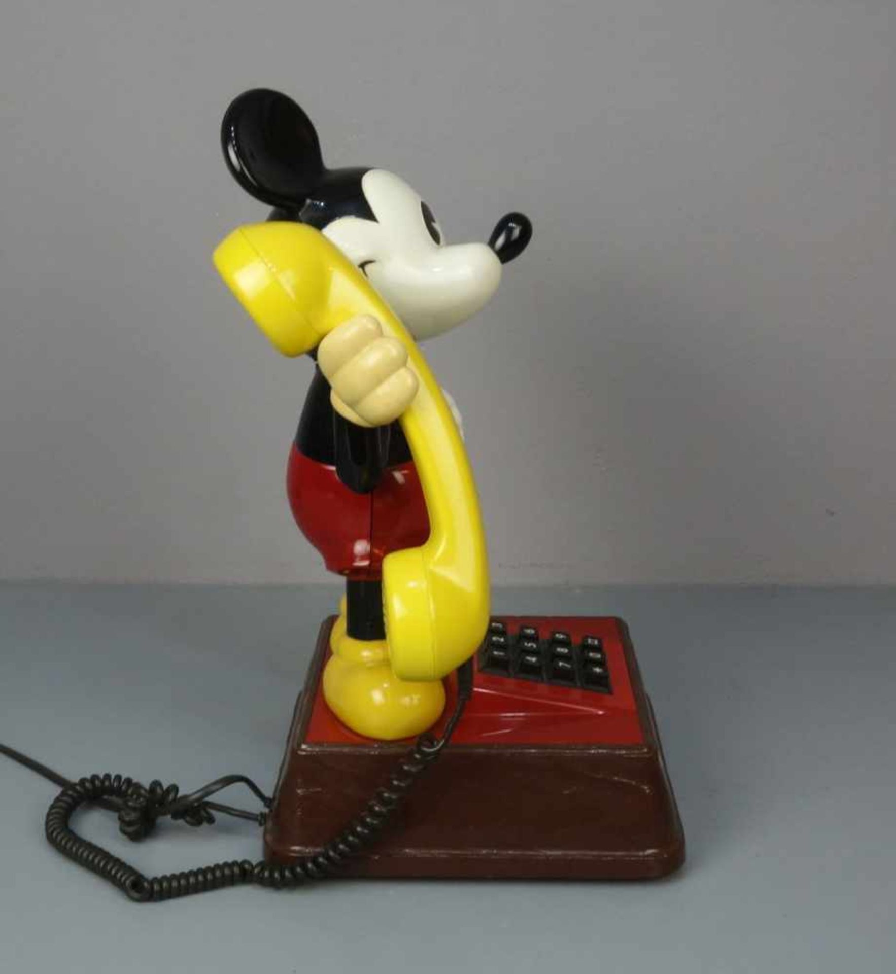 FIGÜRLICHES TELEFON "Micky Maus", 1970er Jahre, unter dem Stand bezeichnet "American - Image 2 of 5