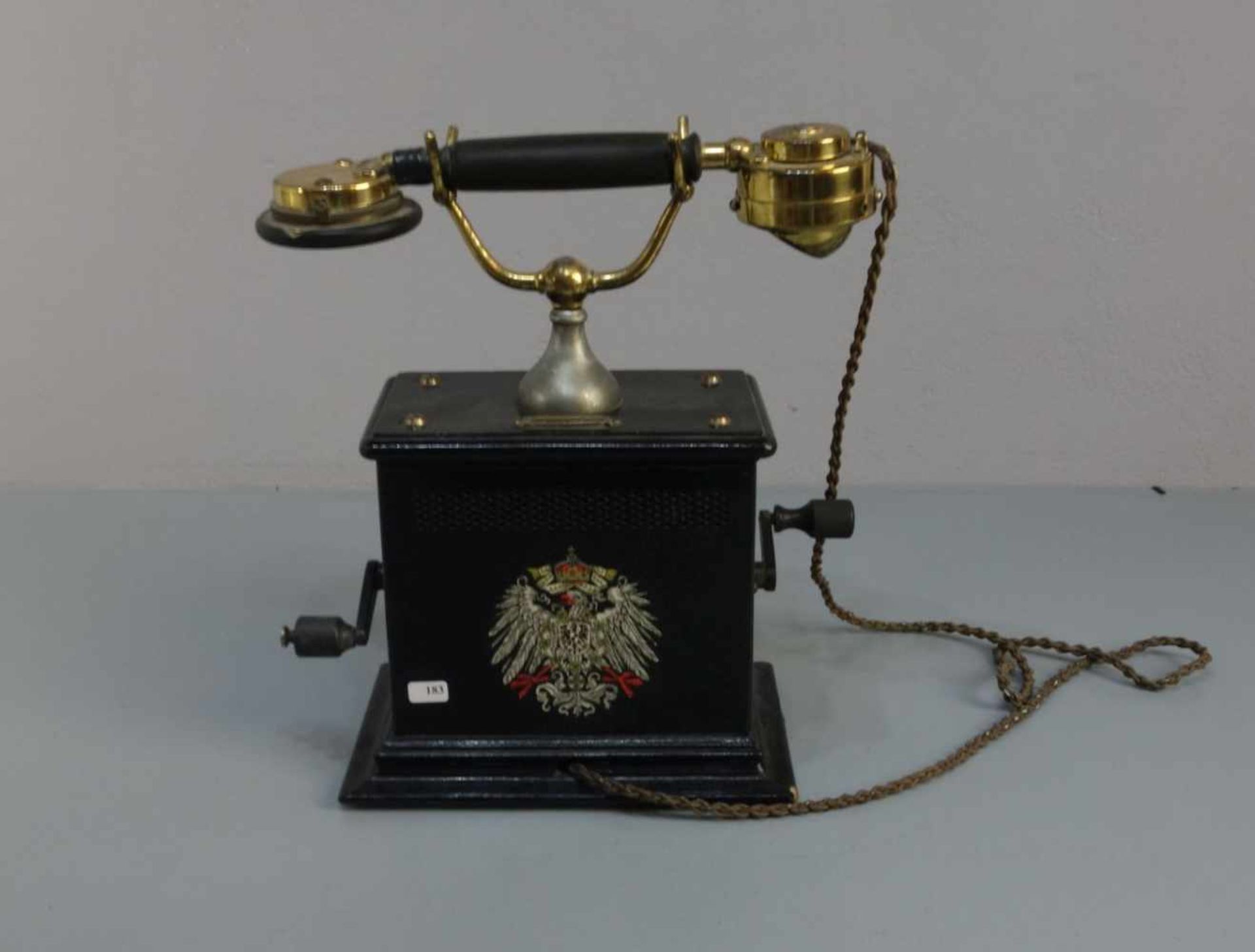 TELEFON / KURBEL-FERNSPRECHAPPARAT DER DEUTSCHEN KAISERZEIT / telephone; schwarz lackierter