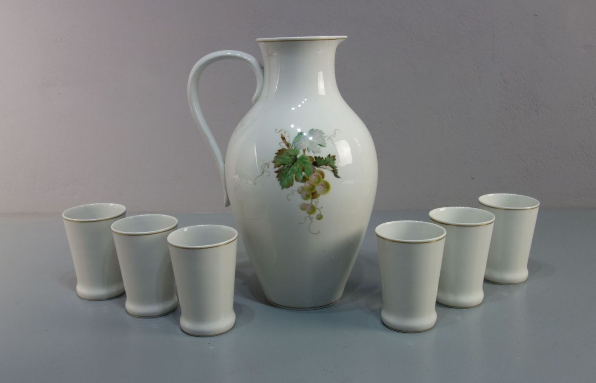 MEISSEN - KANNE UND 6 BECHER MIT VOGEL - UND TRAUBENMOTIVEN / jug and six pots, Porzellan, - Bild 3 aus 5