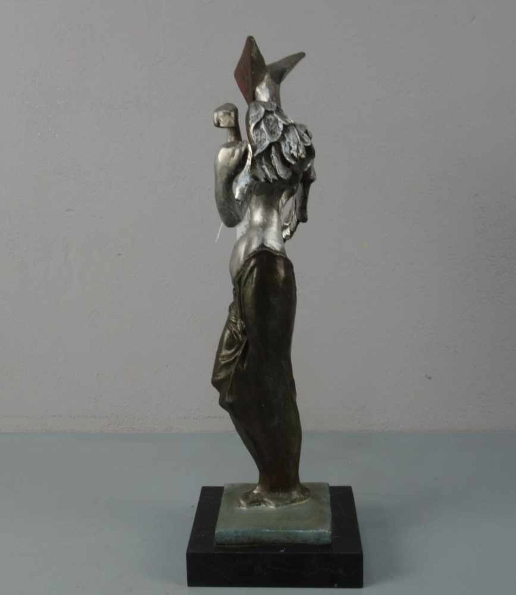 nach DALI, SALVADOR (1904-1889), Skulptur / sculpture "Surrealistischer Engel", Bronze, - Bild 2 aus 4