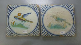 ZWEI CHINOISE BAROCK-FLIESEN MIT VOGELMOTIV / FAYENCE - FLIESEN / HOLLÄNDISCHE FLIESEN / WANDFLIESEN