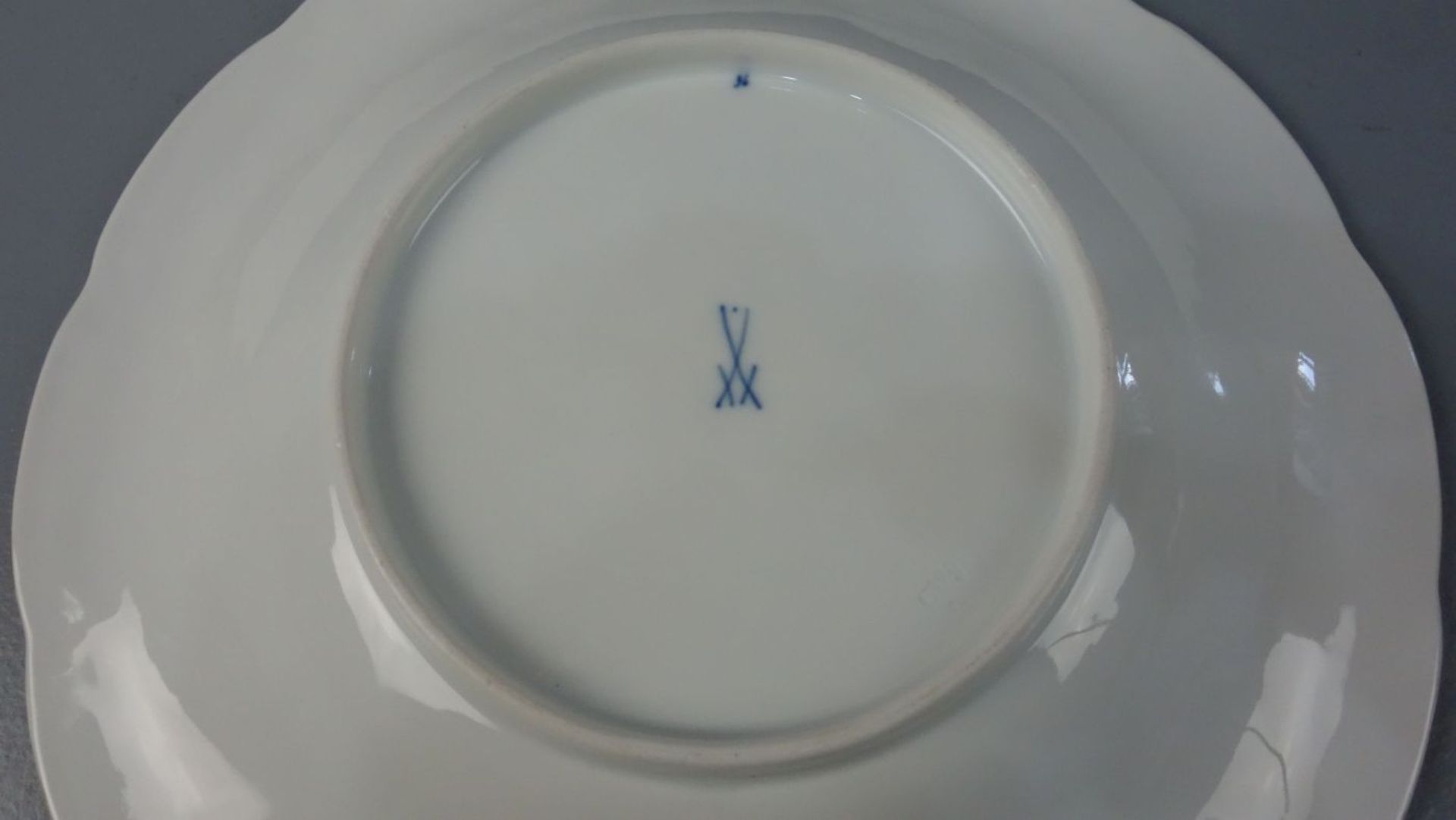 PRUNKSCHALE / bowl, Porzellan, Manufaktur Meissen, unterglasurblaue Schwertermarke mit oberem Punkt, - Bild 3 aus 3