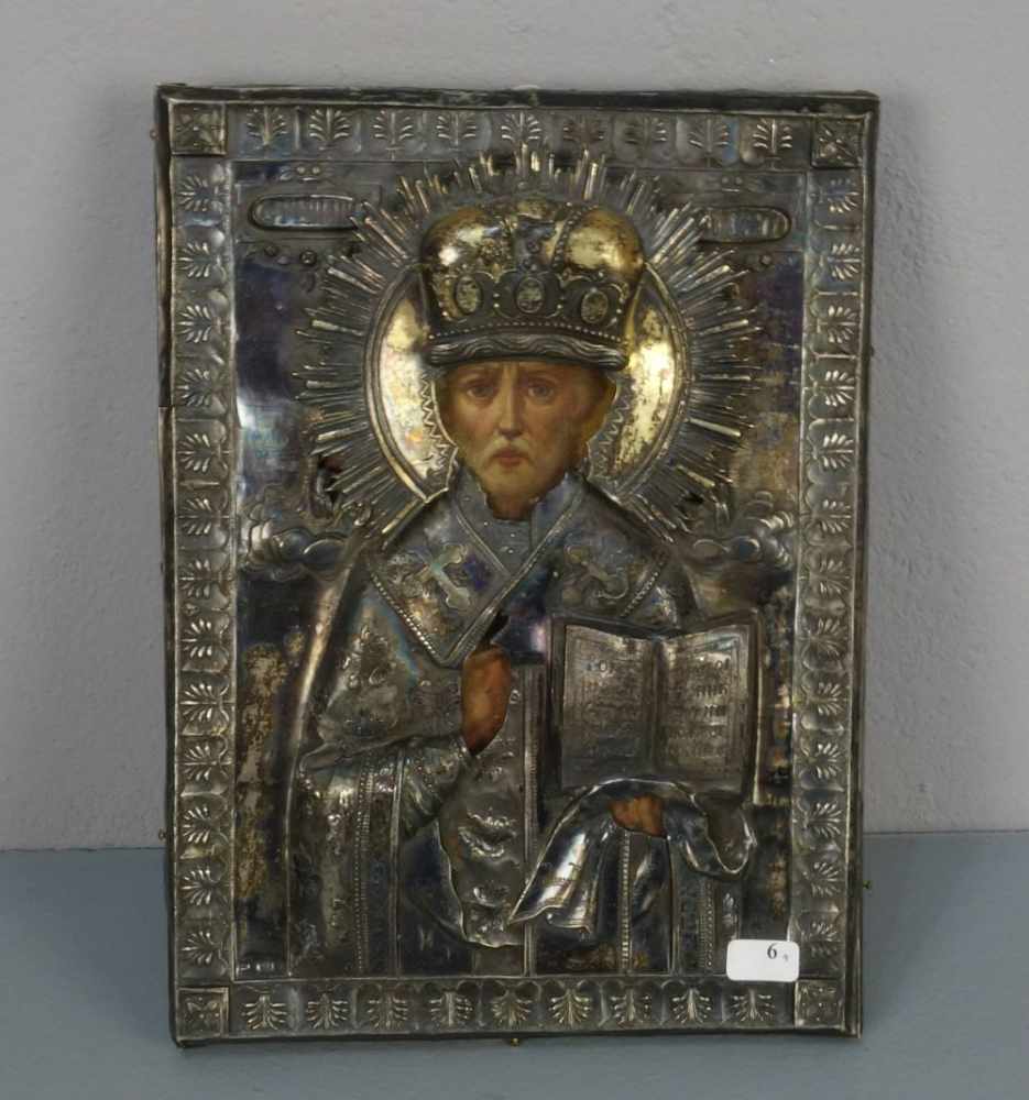 IKONE IM SILBEROKLAD: "Hl. Nikolaus von Myra", Eitempera über Kreidegrund auf Holz, Malerei nach