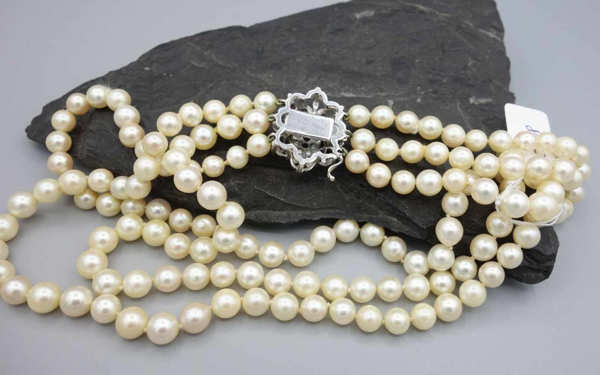PERLEN-KROPFBAND / TRACHTENSCHMUCK, 3-reihige Perlenkette mit aufwendig und teils durchbrochen - Bild 4 aus 4