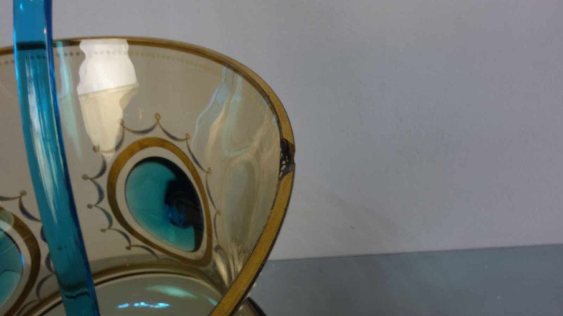 BOWLE in der Art eines venezianischen Pokalglases, Murano, wohl 1. Hälfte 20. Jh.; bernsteinfarbenes - Bild 3 aus 3