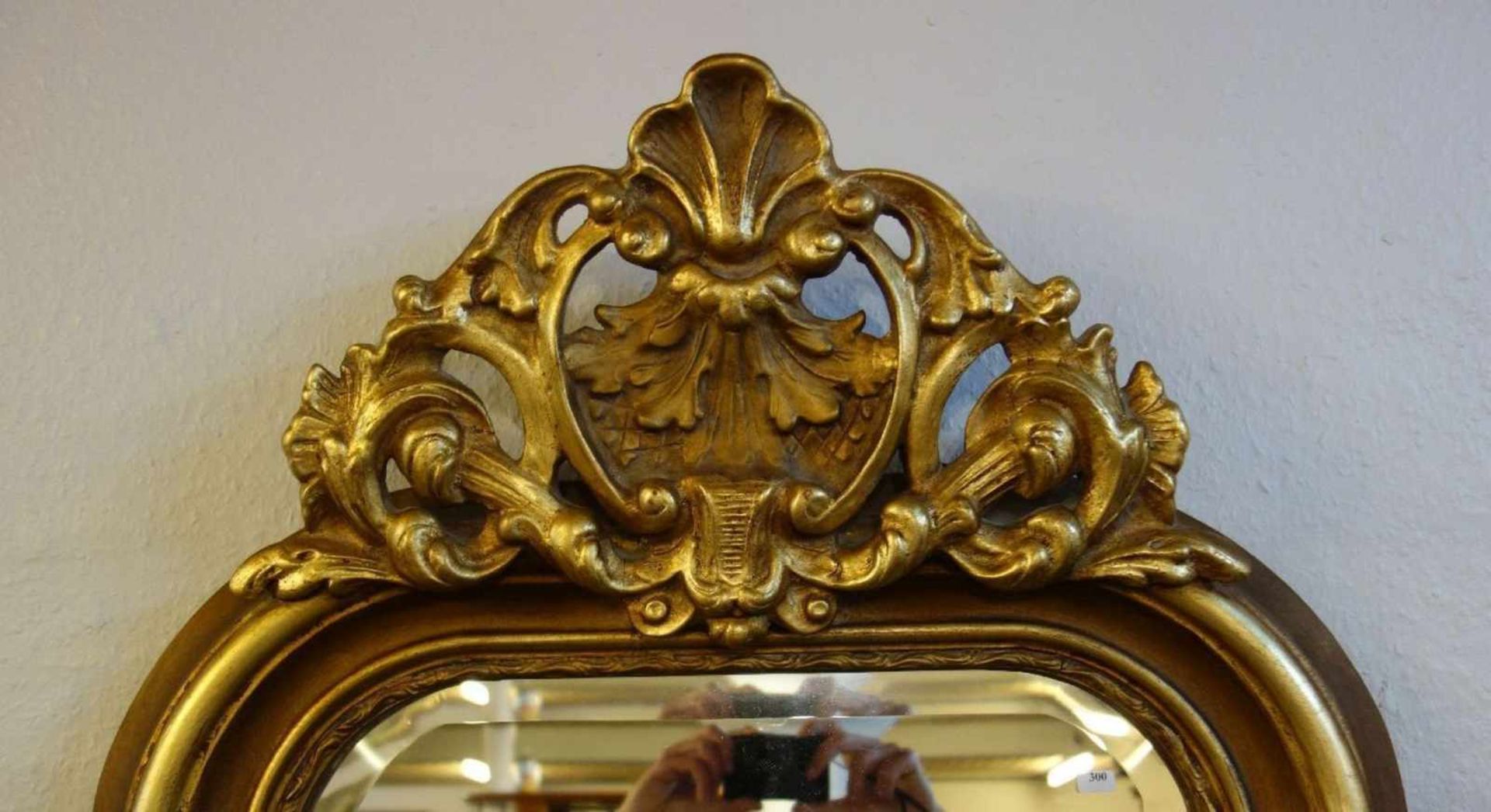 SPIEGEL / SALONSPIEGEL / ANKLEIDESPIEGEL / mirror. Facettierter und an den oberen Ecken gerundeter - Bild 3 aus 3