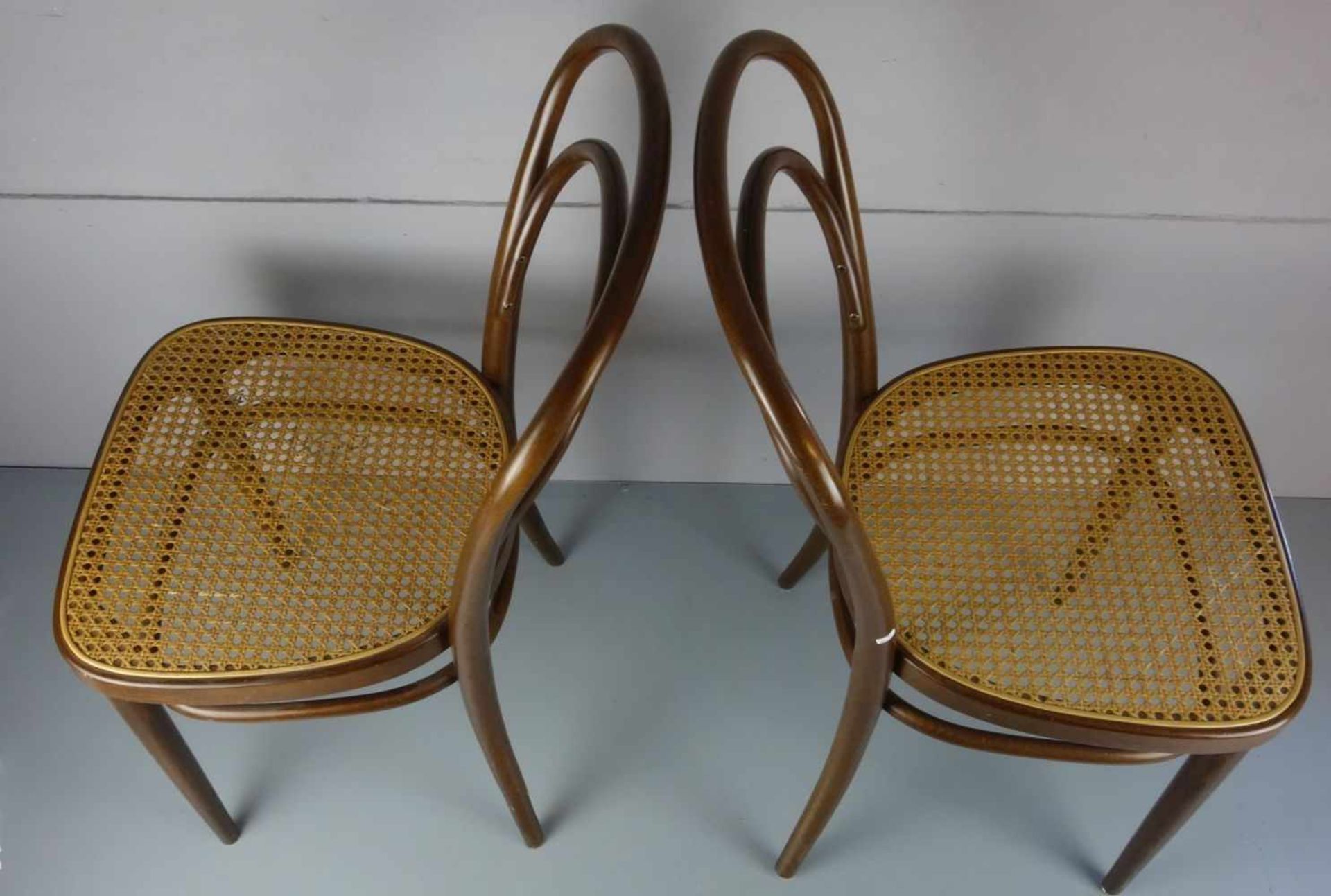 PAAR THONET BUGHOLZSTÜHLE MIT GEFLECHT / BISTROSTÜHLE / KAFFEEHAUSSTÜHLE / pair of chairs, Entwurf - Image 3 of 4