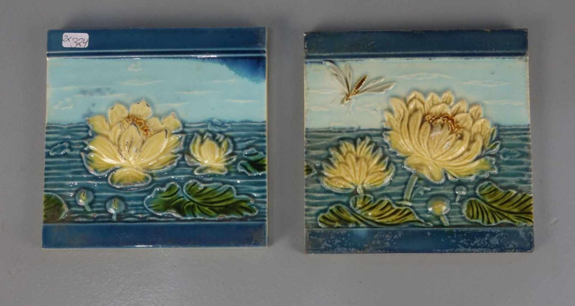 PAAR JUGENDSTIL - FLIESEN / two art nouveau tiles, heller Scherben, um 1900. Reliefdekor mit