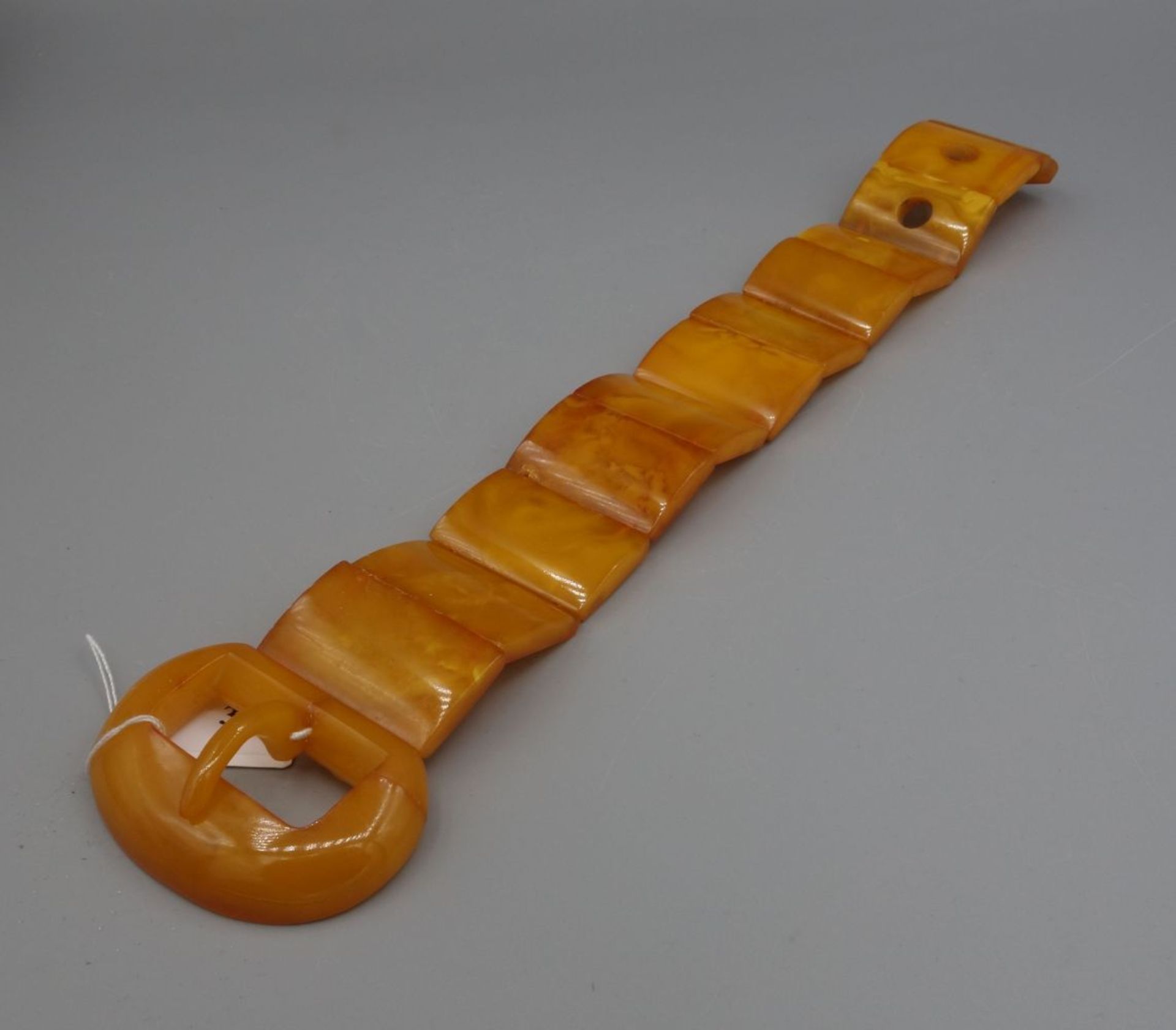 MODERNES BERNSTEIN - ARMBAND in Gürtelform mit "Gürtel-Schließe"; flexibel gereihte Butterscotch - - Image 3 of 3