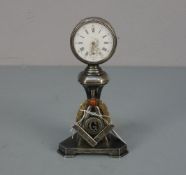 FREIMAURERUHR IM SILBERGEHÄUSE (mit Säure getestet) / masonic watch. Mehrpassiger Stand mit