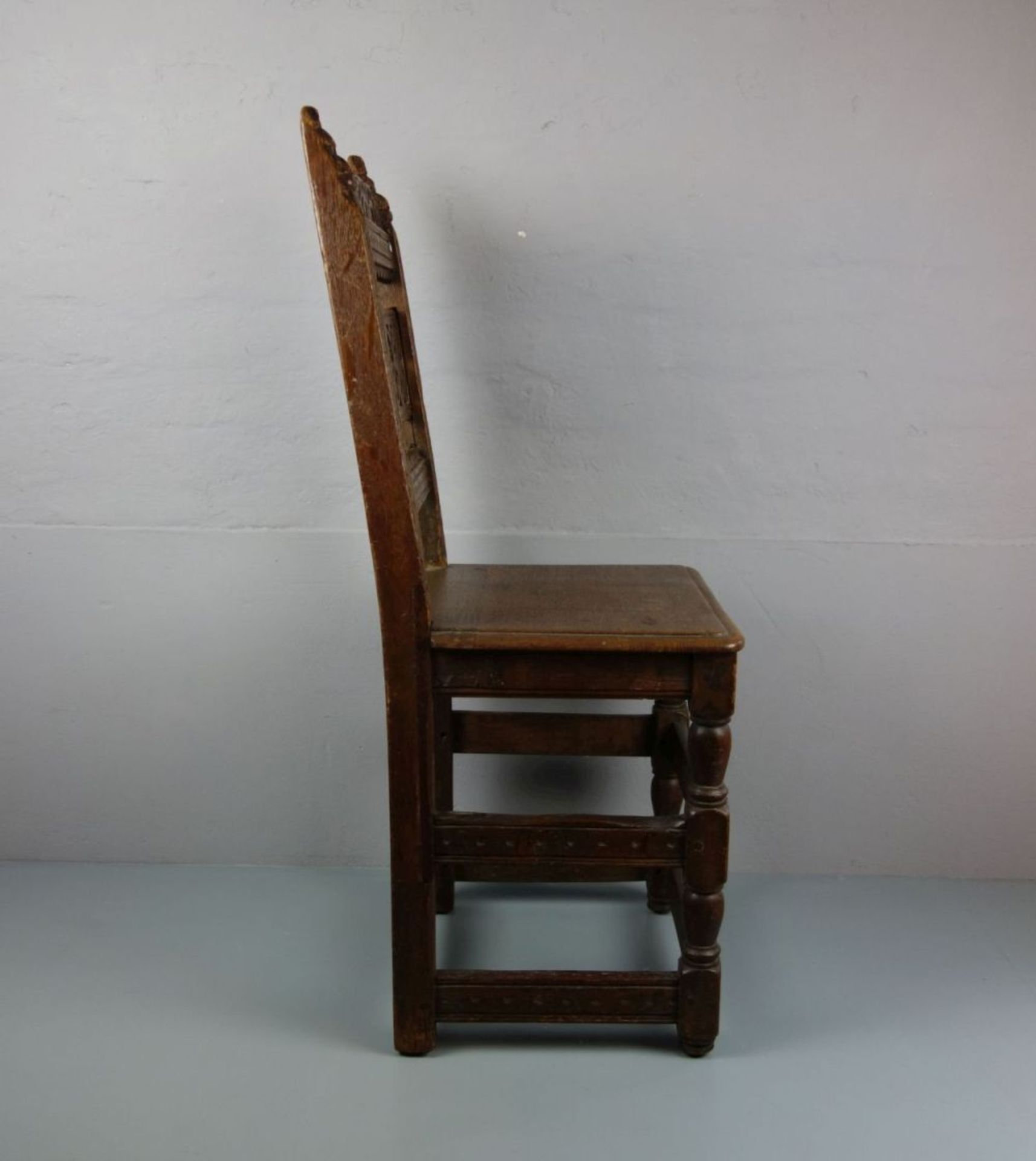 STUHL / HOCHZEITSSTUHL / chair, 19. Jh.; Zargenrahmen mit geschweifter Brettschürze auf vorderen - Bild 4 aus 5