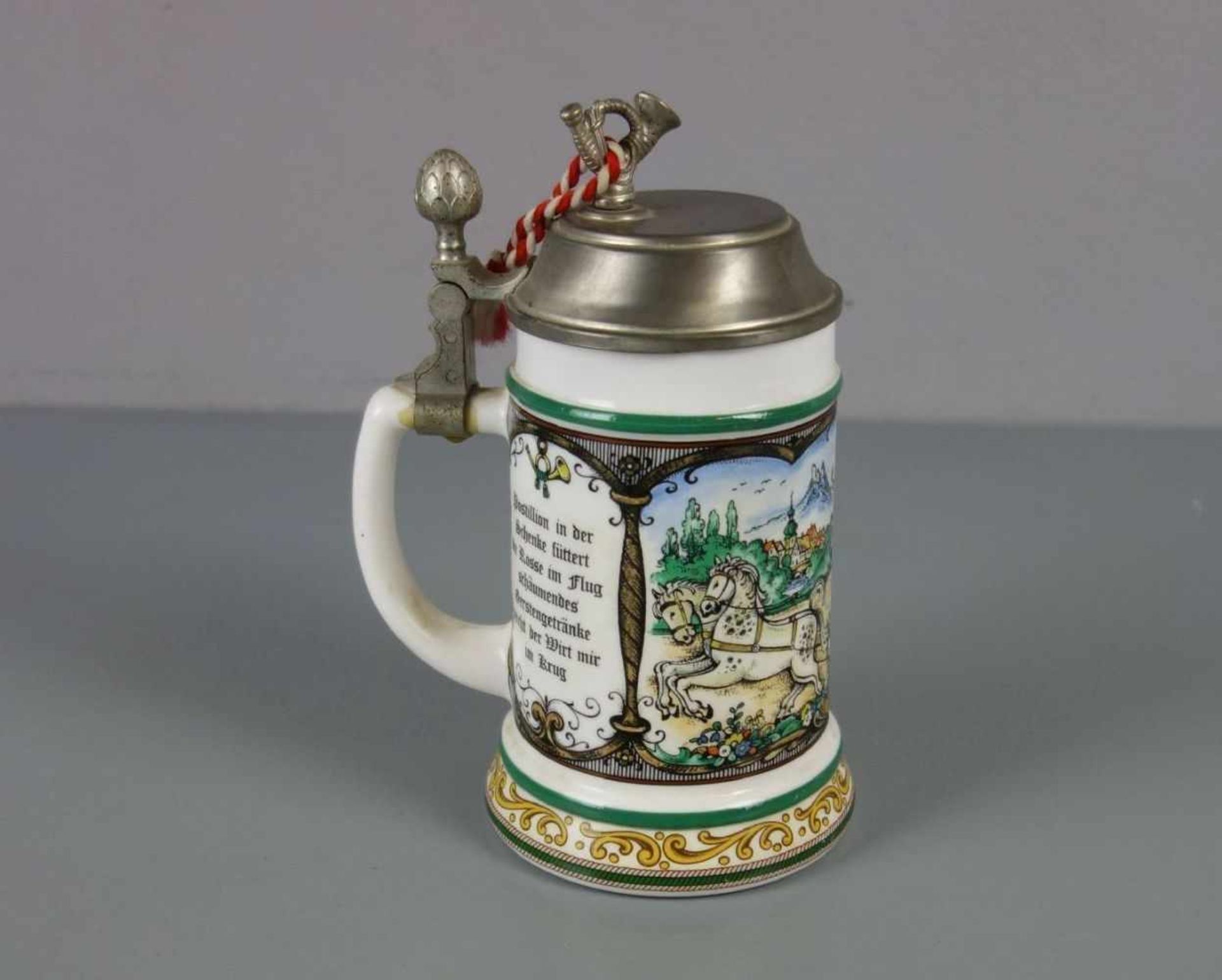 BIERKRUG MIT SPIELUHR / jug with musical box, Sammleranfertigung, Opalinglas in Anmutung von weiß - Image 3 of 5