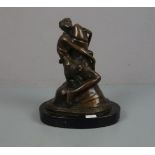ZACH, BRUNO (1891-1945), erotische Skulptur / erotic sculpture: "Junge Frau, einen Phallus