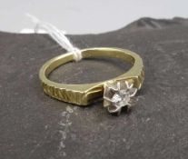 BRILLANT - RING, 585er Gelbgold (2,7 g), besetzt mit einem Brillanten von 0,1 ct.. Ring-Gr. 51/52.