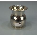 KLEINE SILBERVASE / small silver vase, deutsch, 1. H. 20. Jh., 835er Silber, 45,7 Gramm. Gemarkt mit