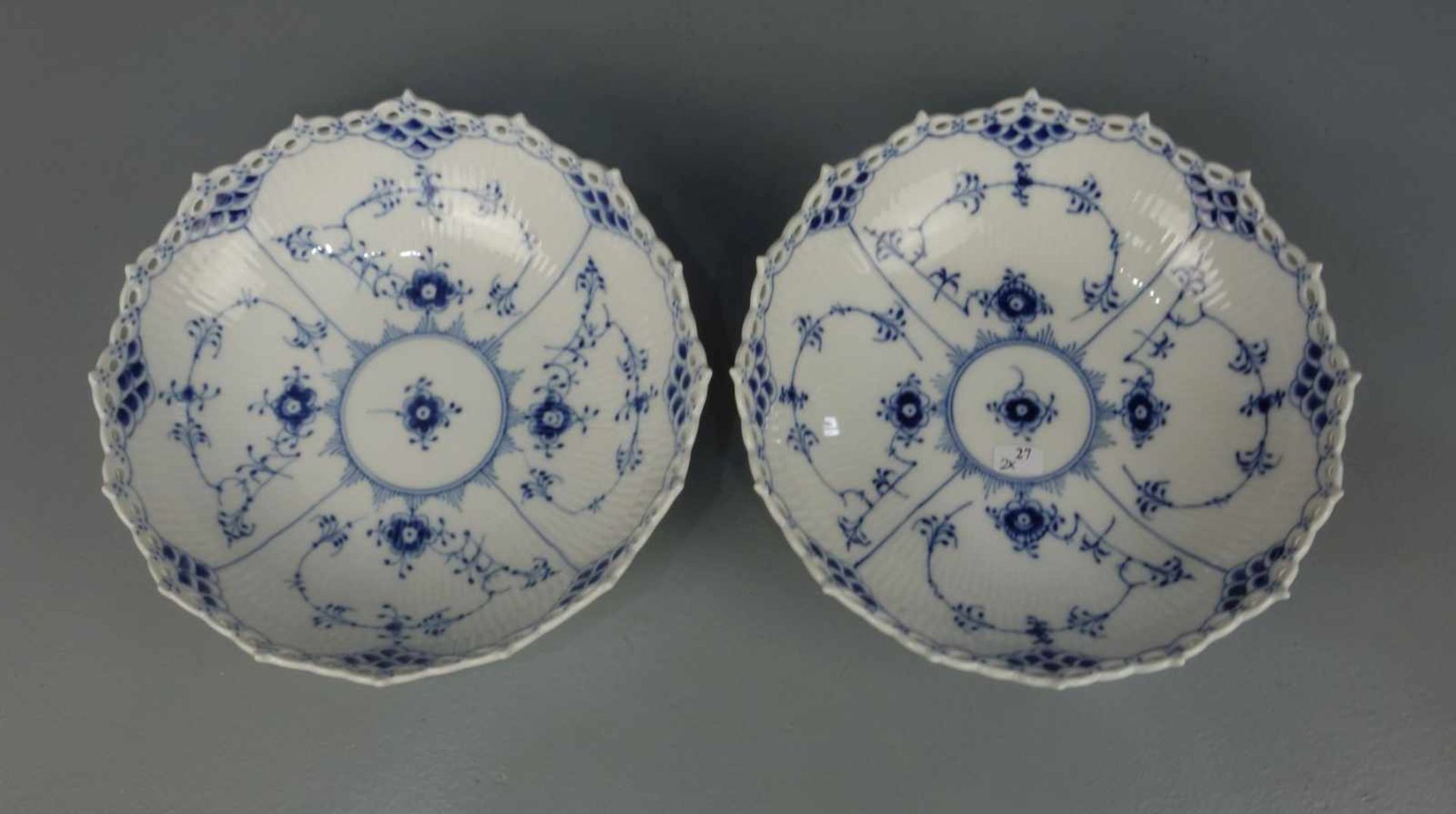 PAAR SCHALEN / two bowls, "MUSSELMALET VOLLSPITZE", Porzellan, Manufaktur Royal Copenhagen, - Bild 2 aus 4