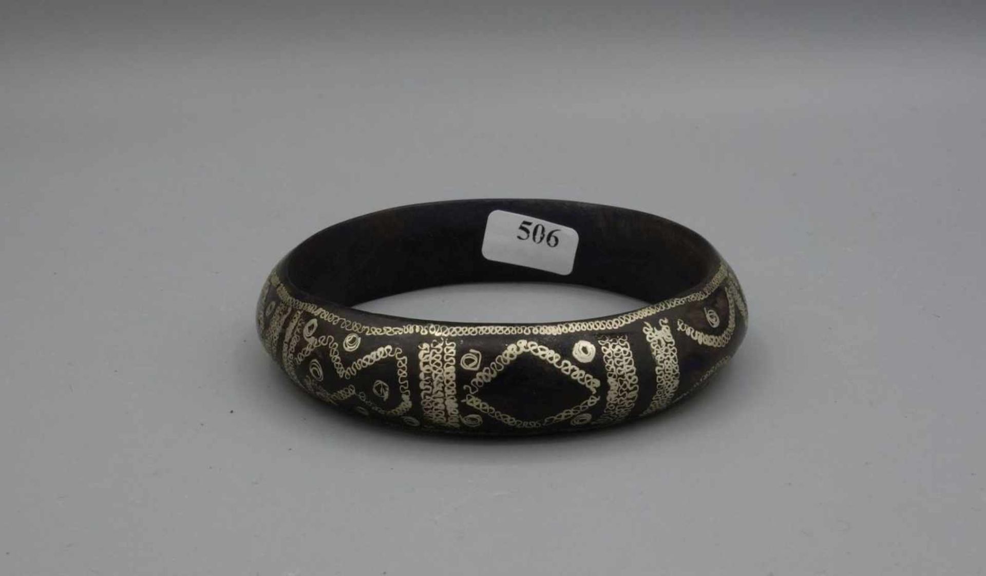 BERBER-SCHMUCK: ARMREIF / oriental bracelet, Mauretanien, Nordwest-Afrika. Holz. Monochrom
