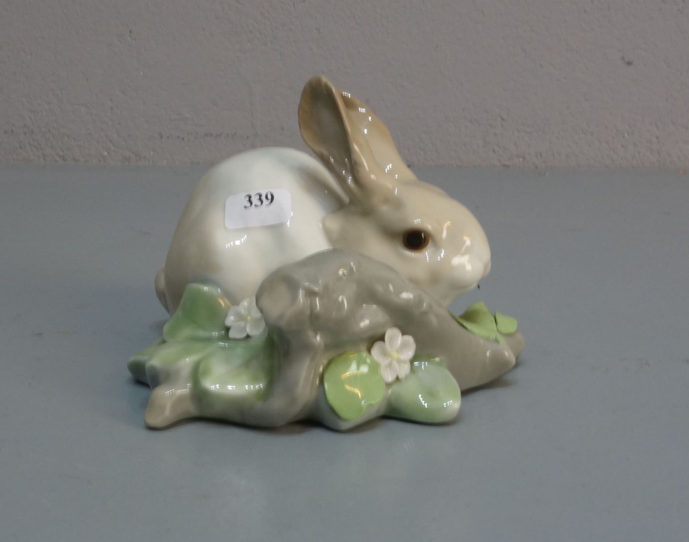 FIGUR: "HASE / KANINCHEN", porcelain figure: "rabbit", Porzellan, Manufaktur Lladro, Spanien,