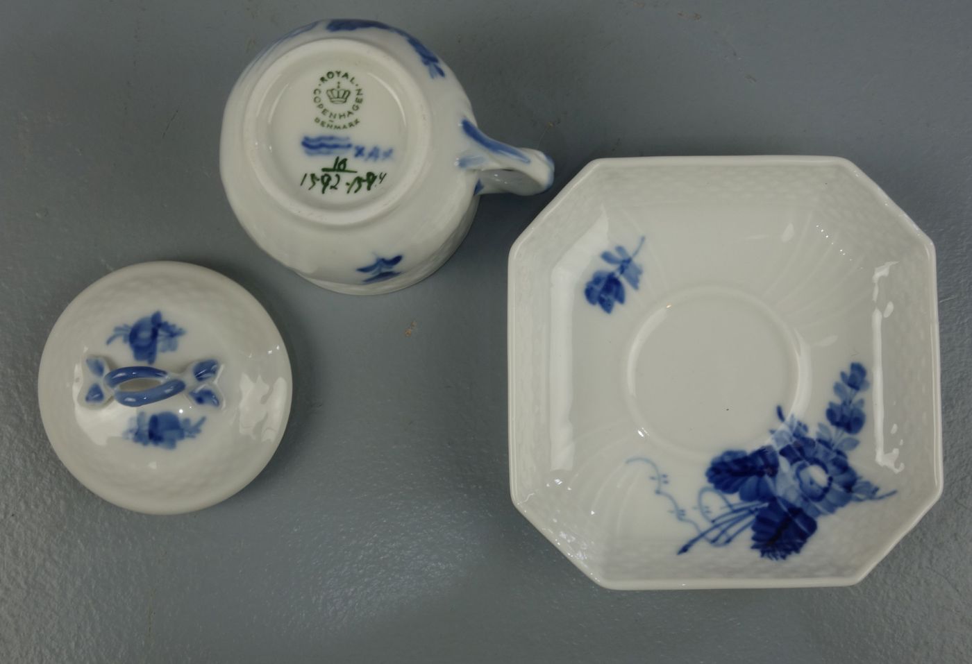 DECKELTASSEN / MOCK TURTLE - TASSEN / SCHOKOLADENTASSEN "Blaue Blume" / porcelain cups, Porzellan, - Image 6 of 7