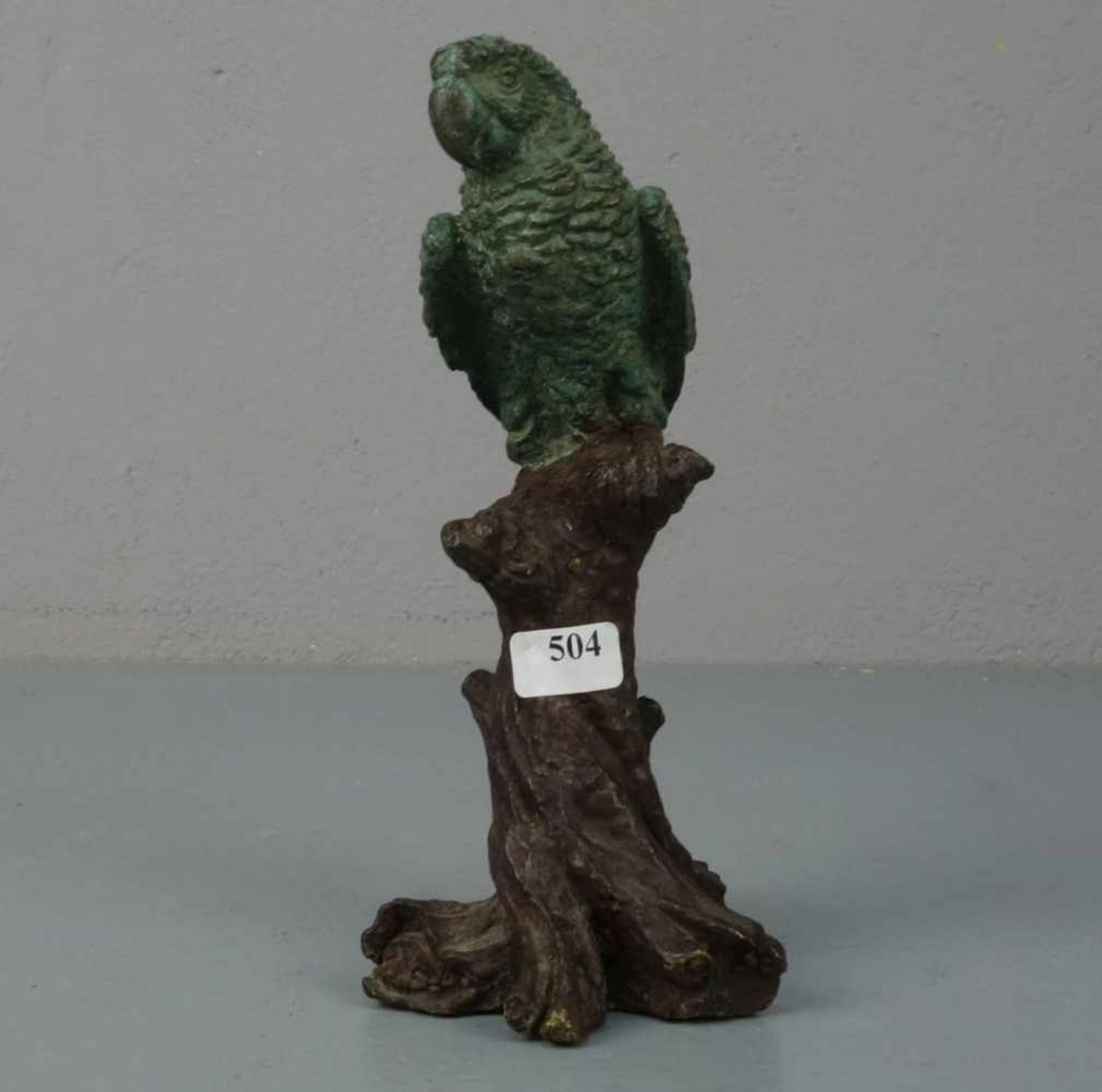 ANIMALIER / TIERBILDHAUER DES 20./21. JH., Skulptur / sculpture: "Papagei", Bronze, dunkelbraun