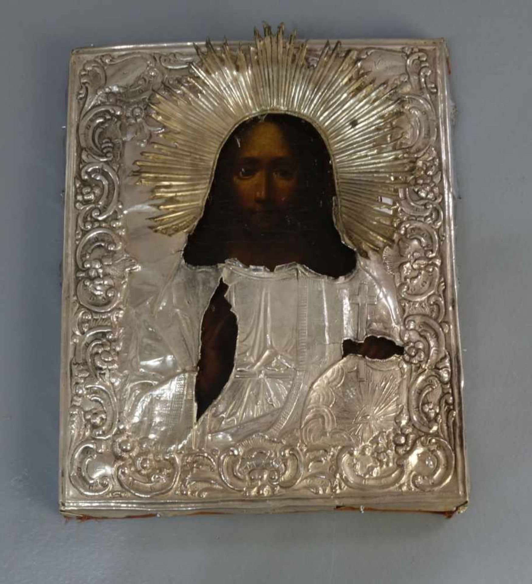 RUSSISCHE IKONE "CHRISTUS" MIT SILBEROKLAD / icon with silver, 19. Jh., Eitempera oder Öl über