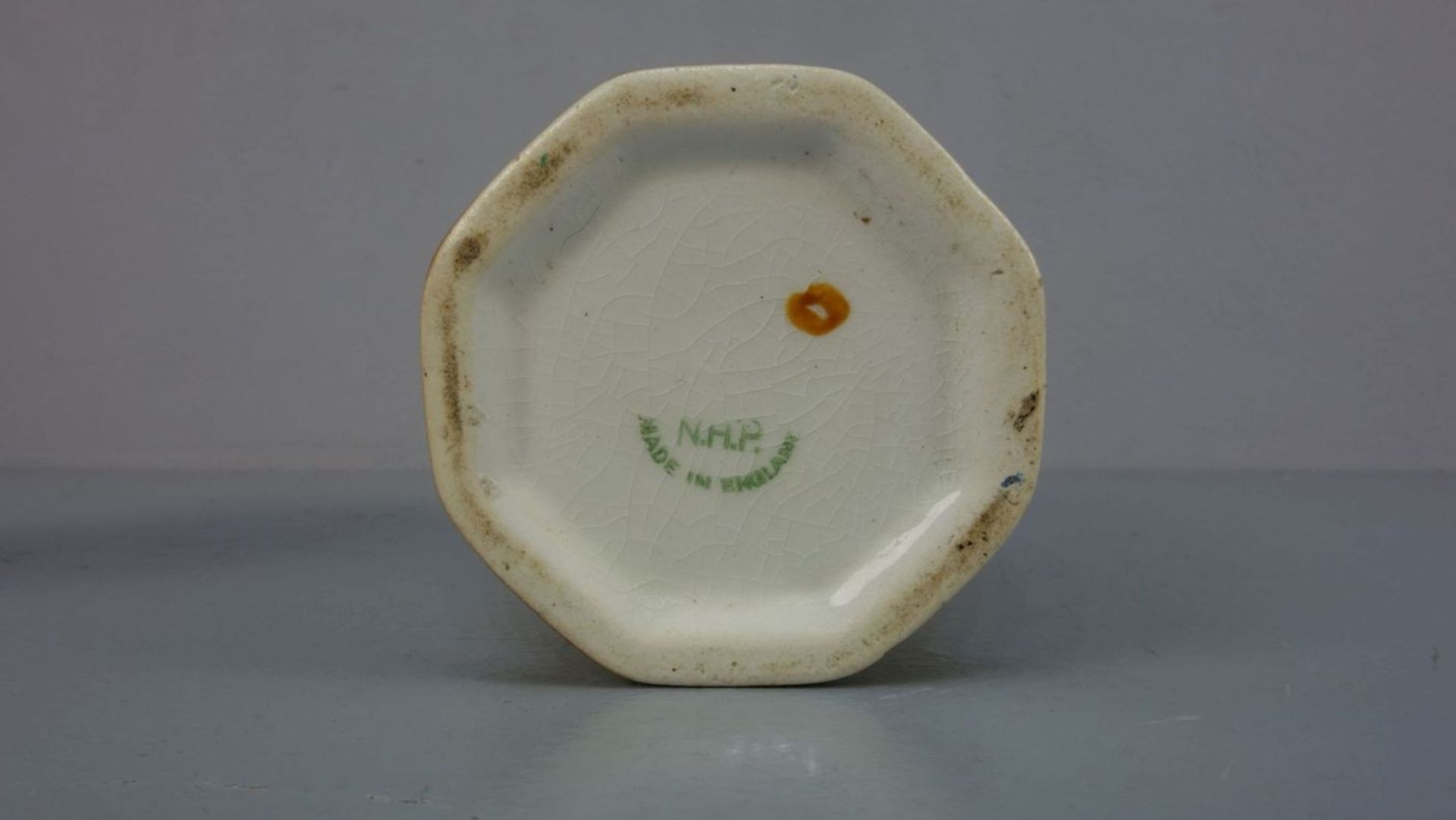 PAAR VASEN, Keramik, England um 1940/50; unter dem Stand mit unterglasurgrüner Manufakturmarke NHP - - Image 5 of 6
