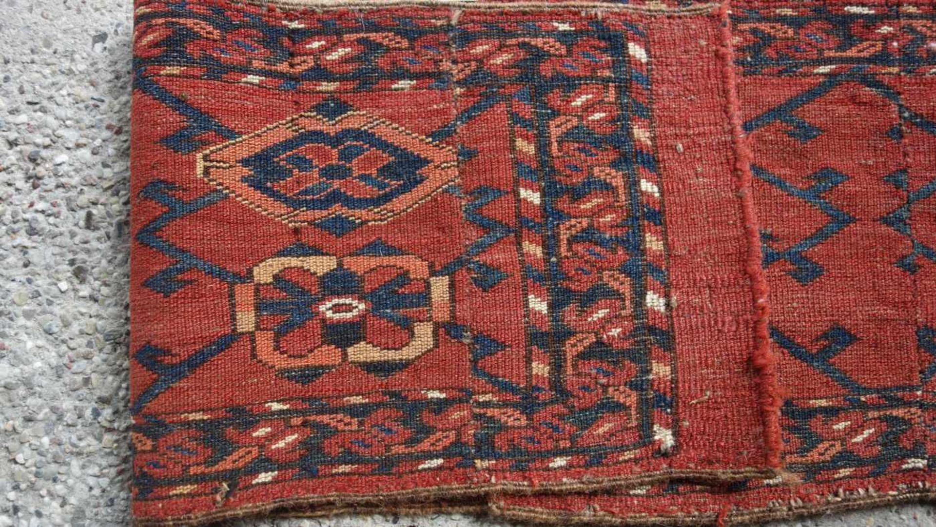 BESCHIR-TORBA FRAGMENT / NOMADEN TEPPICH / rug, 2. H. 19. Jh., Westturkistan, Wolle. Hauptfeld mit - Image 8 of 8