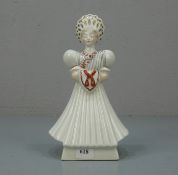 FIGUR: "Frau in ungarischer Tracht" / porcelain figure: "woman wearing hungarian garb", Porzellan,