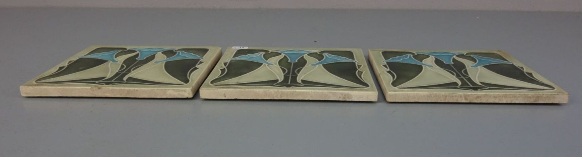 3 JUGENDSTILFLIESEN / art nouveau tiles, heller Scherben, um 1900, dreifarbig glasiert mit - Image 3 of 7