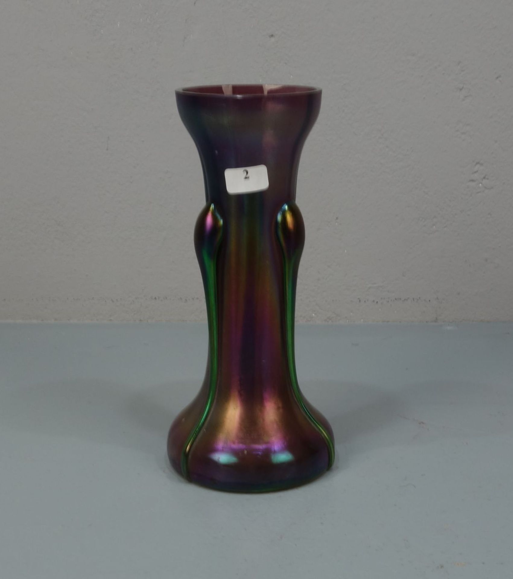 JUGENDSTIL - VASE / art nouveau Vase, JOHANN LÖTZ Wwe, Klostermühle, um 1900. Violettrotes Glas, - Bild 4 aus 4