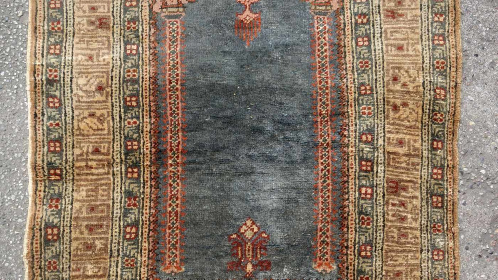 KLEINER TÜRKISCHER GEBETSTEPPICH / turkish praying rug, 20 Jh., mercerisierte Wolle und / oder - Image 3 of 9