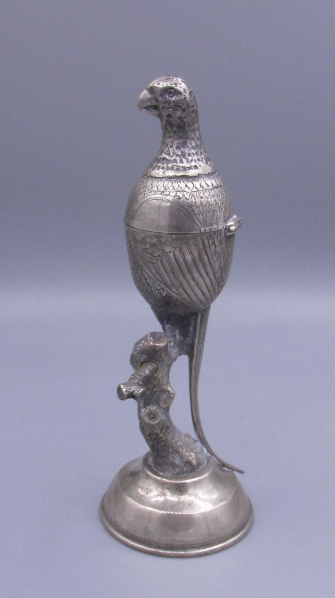 FIGÜRLICHE / JAGDLICHE UHR / TISCHUHR "FASAN" IM SILBERGEHÄUSE / silver table clock 'pheasant'. - Bild 3 aus 9